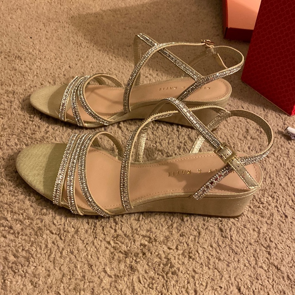 Cute kelly and katie shoes size 9.5 NEVER WORN